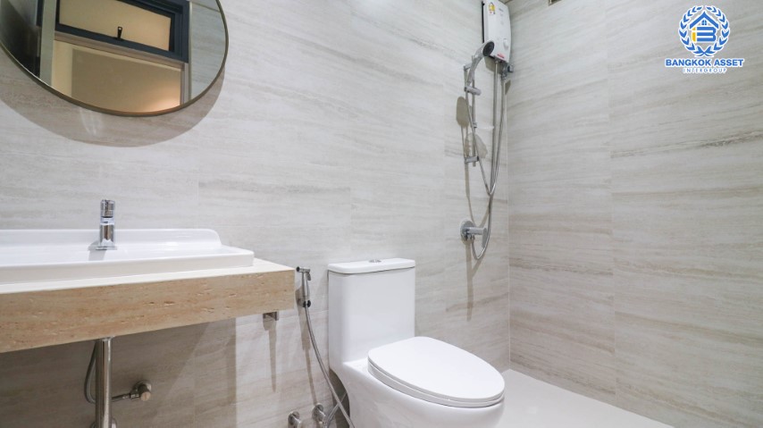 *****ทาวน์เฮ้าส์มือสองย่านกรุงเทพฯ ม.ยลประภา นวมินทร์ เนื้อที่ 17 ตร.ว. ฟังก์ชัน 2 ห้องนอน 2 ห้องน้ำ 1 ที่จอดรถ แต่งใหม่ไม่เคยเข้าอยู่ แถมฟรี! 1 เครื่องทำน้ำอุ่น 1 เครื่องดูดควัน ใกล้รถไฟฟ้าในอนาคตสายสีเหลือง "สถานีลาดพร้าว 101" และทางด่วน "อาจณรงค์-รามอินทรา"